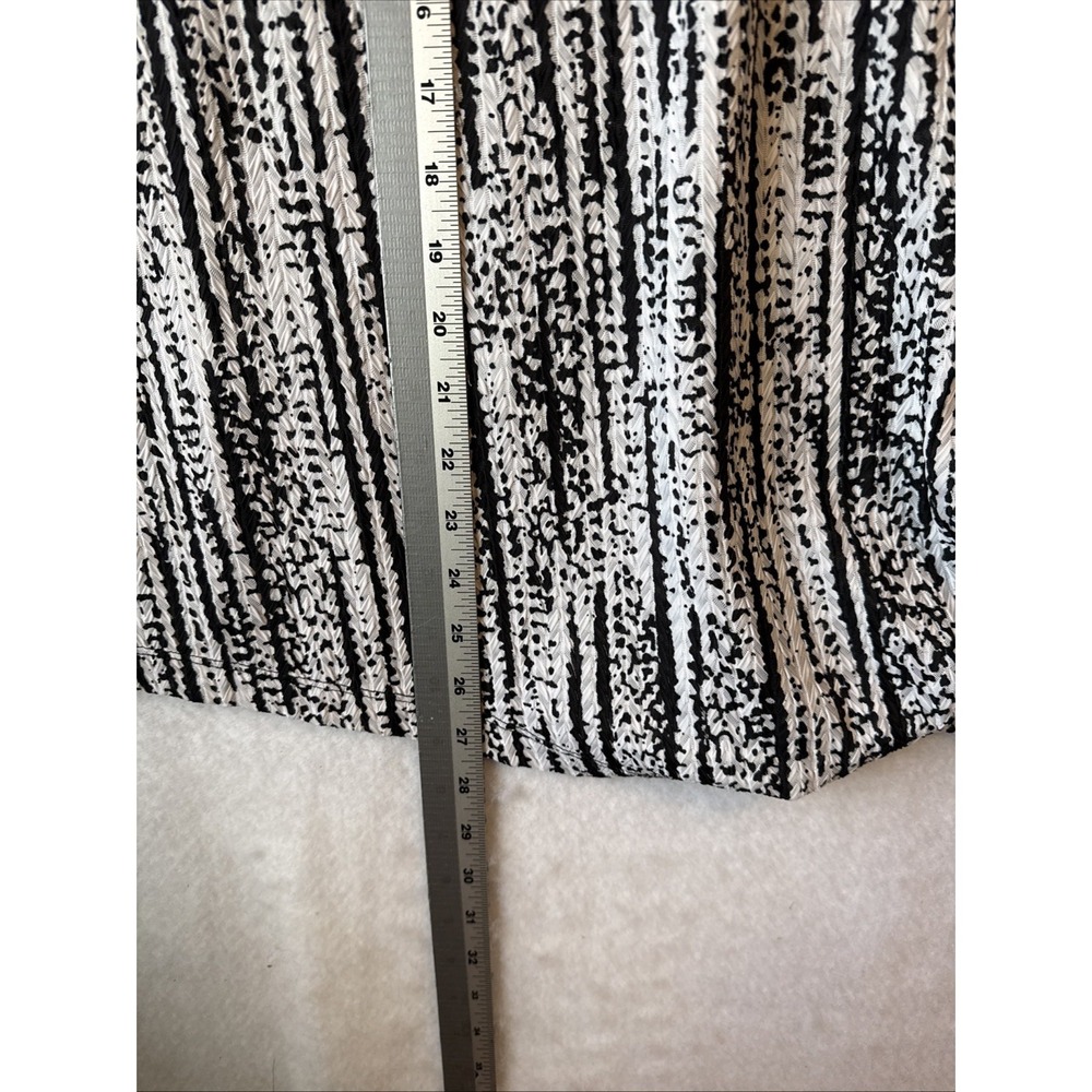 Alfred Dunner Black White Woven Striped Blouse Twist Hem 2X Art Resortwear Chic - Picture 7 of 10